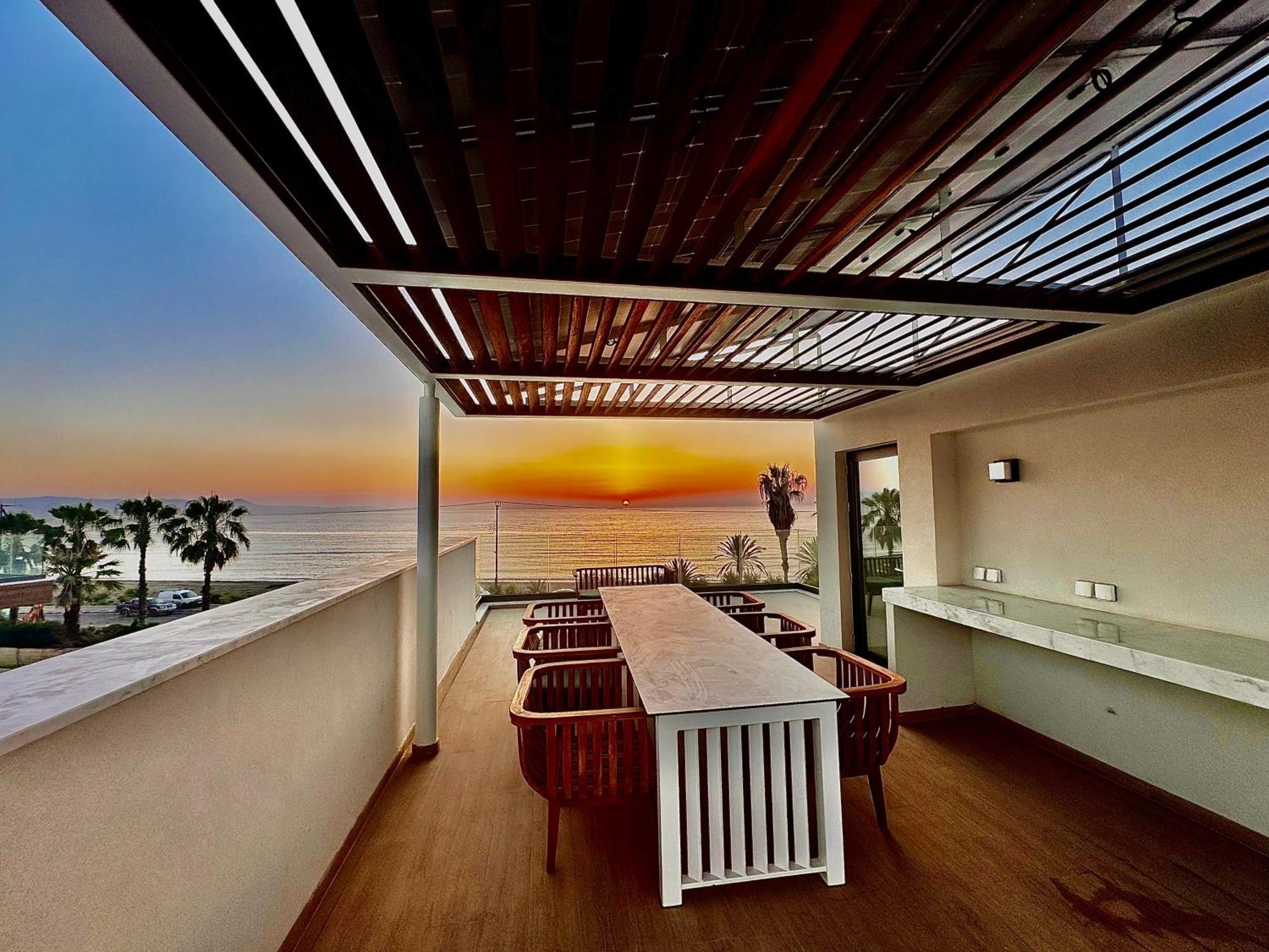 Santa Barbara Seafront Villas W Jacuzzi Pool بافوس المظهر الخارجي الصورة