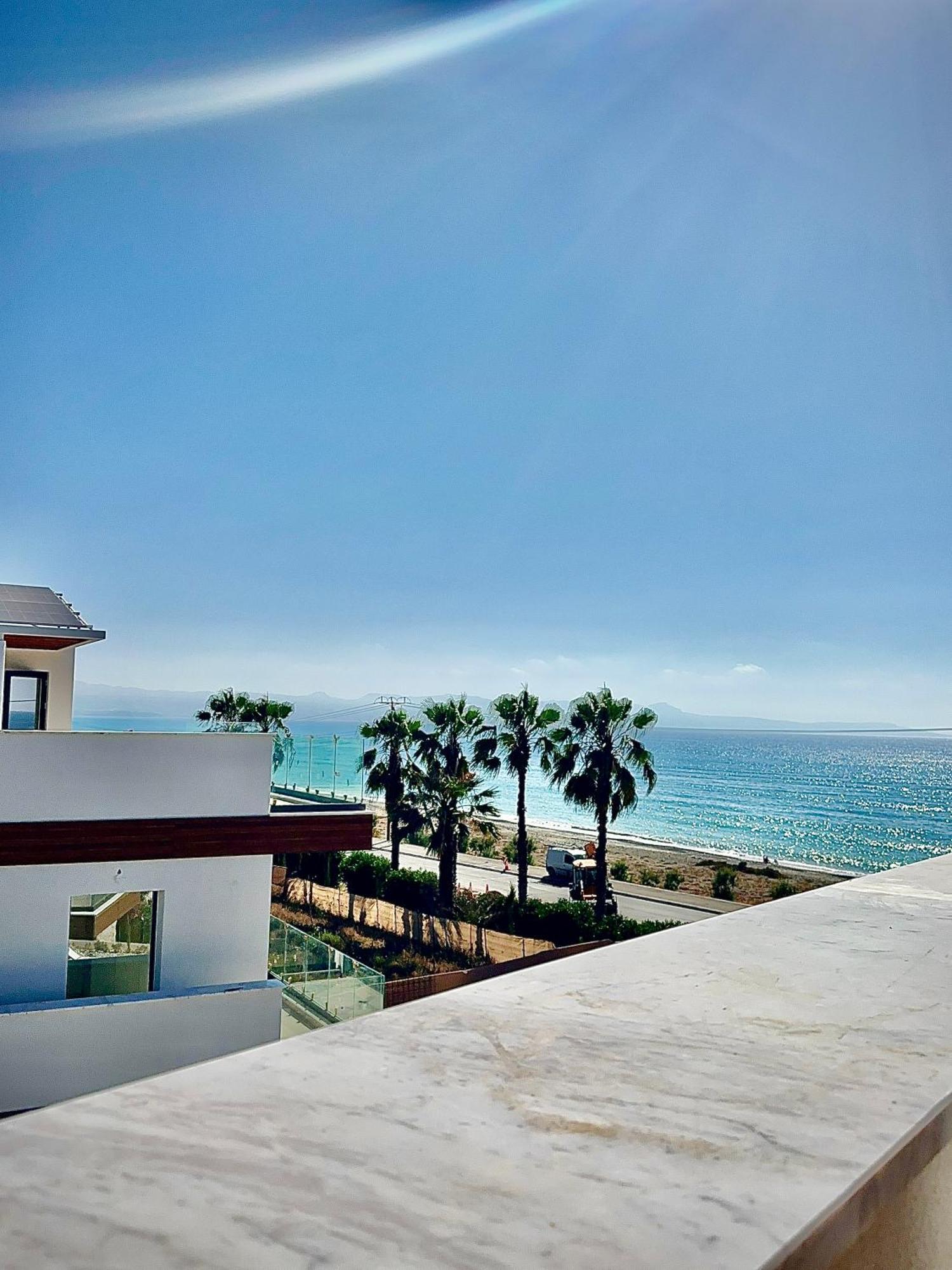 Santa Barbara Seafront Villas W Jacuzzi Pool بافوس المظهر الخارجي الصورة