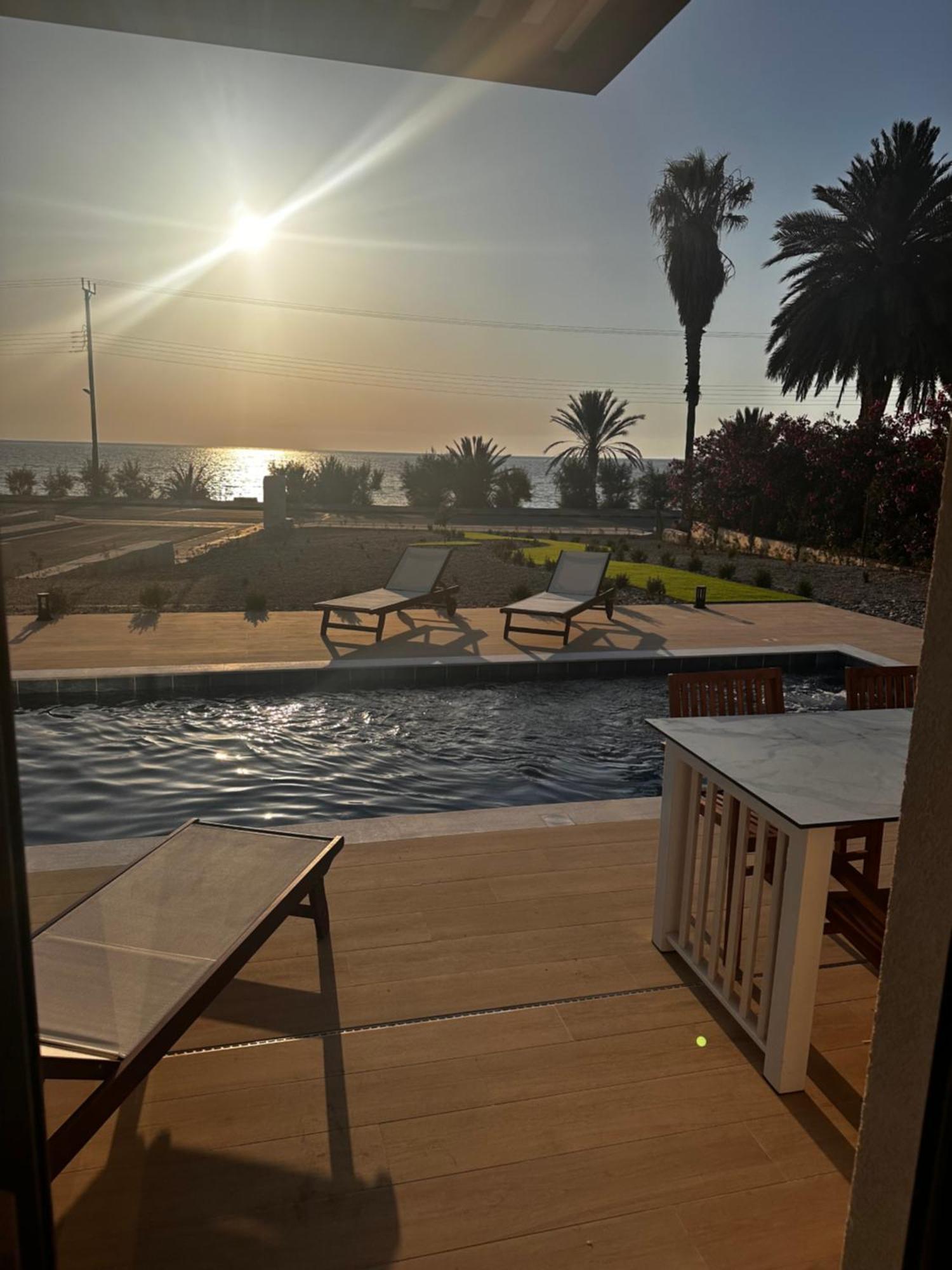Santa Barbara Seafront Villas W Jacuzzi Pool بافوس المظهر الخارجي الصورة